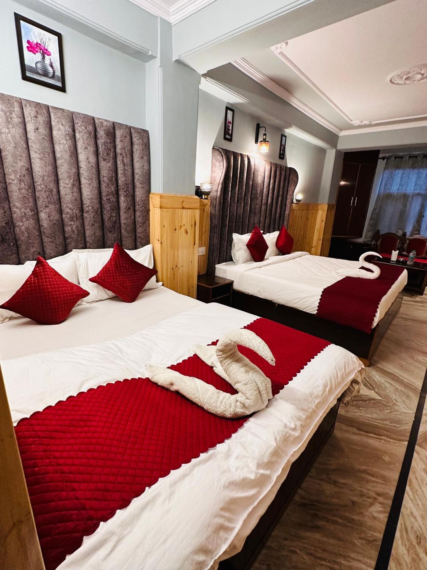 Hotel Avalanche ชิมลา ภายนอก รูปภาพ